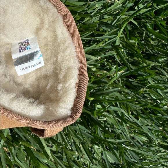 UGG🍂🍁Mini Classic II chestnut Size 11 women - Picture 10 of 13